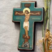 Cruce pictata cu rastignirea