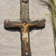 Cruce pictata cu rastignirea 2