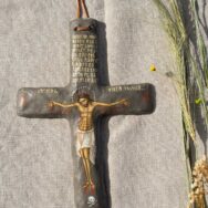 Cruce pictata cu rastignirea 3